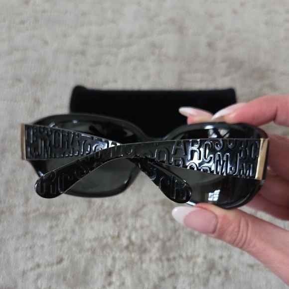 Marc By Marc Jacobs Black Sunglasses - Picture 3 of 7